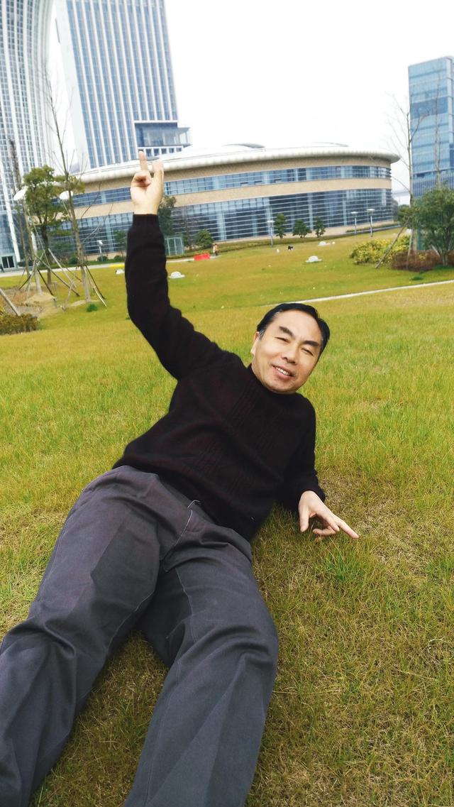 武汉东湖高新技术开发区突飞猛进，令人鼓舞！