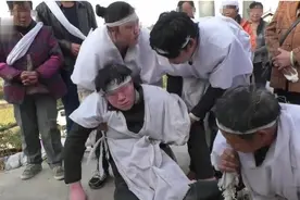 2017年26岁湖南小伙胸闷到医院看病，查出病因后父母接连跳河溺亡图片