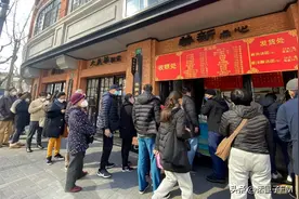 一天6万只，一买20盒…这次阿姨爷叔排队买买买的，又是什么？图片