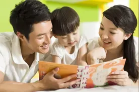 宝爸带娃读“三十六计”，被吐槽不务正业，娃上学后展现超强智慧图片