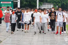 高考首日 江安5070名考生奔赴考场 逐梦未来图片