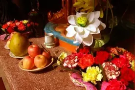 俗语：“再饿莫吃坟前供，再累莫坐人肉凳”，人肉凳指的是啥？图片