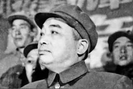 1955年志愿军参谋长解方被授少将，彭老总得知大怒：那我顶多上将图片