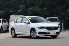 开惯大众朗逸，再换开长安逸动PLUS，看到了德系车和国产车的差距图片