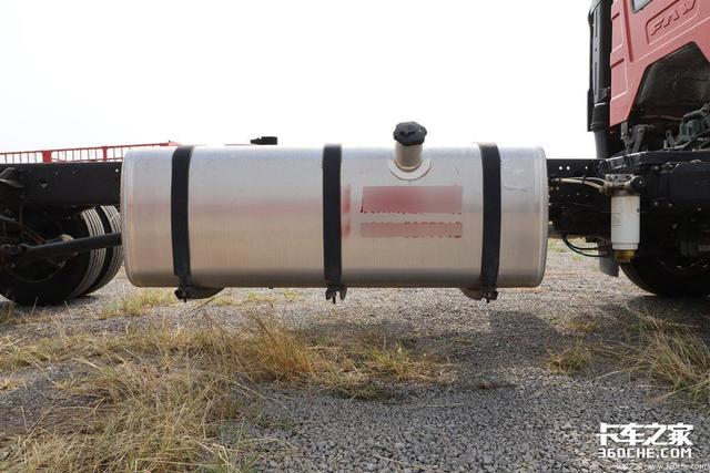 6缸260马力高顶双卧，一汽解放J6L尊享版堪称绿通运输利器