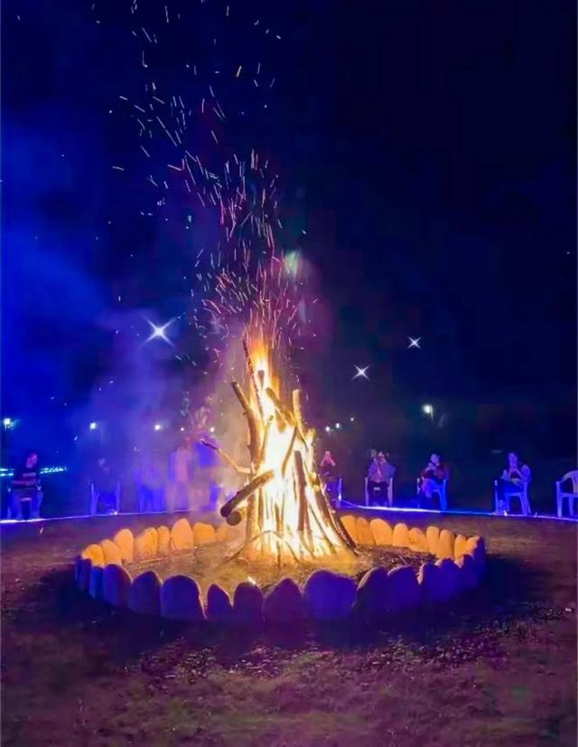 乌鲁木齐迷笛音乐节宣传片&住宿&旅游攻略看这里！
