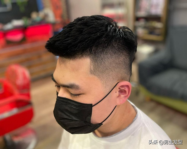 夏天男生别乱剪头发,建议试试这3种发型,清爽帅气有魅力