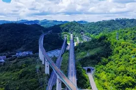 坐着高铁看贵州丨看“五龙出海”看“五桥飞渡”图片