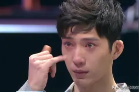 被父母抛弃的井柏然，奶奶含辛茹苦养大成人，成名后如此报答奶奶图片