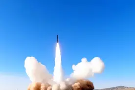 敏感时刻，东风-17首曝发射画面，运油-20官宣入列，美国应该能懂图片