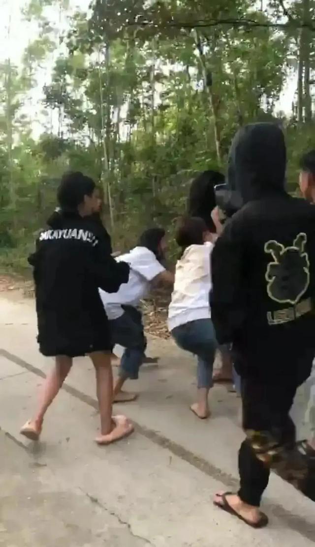 对于海南女孩遭遇校园欺凌的调查结果，还是一笑了之吧