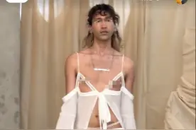 好恶心的“视觉盛宴”！看完国外这场内衣秀，头次感觉眼睛受冒犯图片