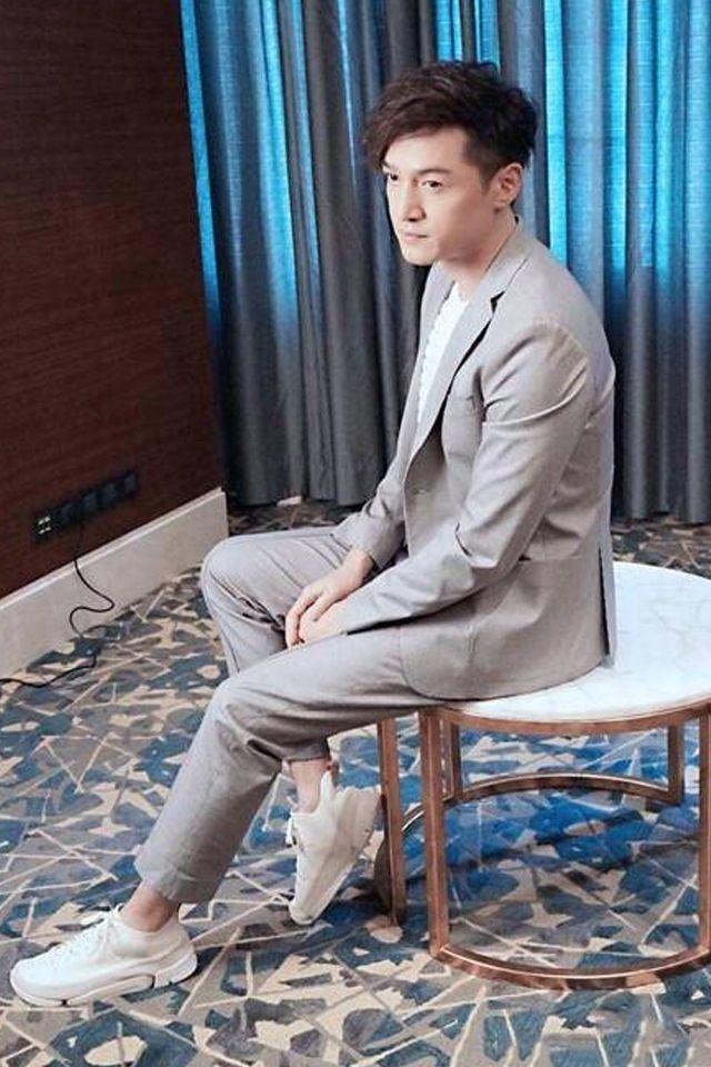 看40岁的胡歌,你就明白了