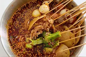 家庭版自制钵钵鸡，好吃又解馋，15分钟搞定，全家人都爱吃图片