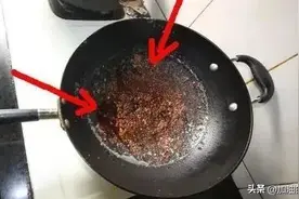 家里的铁锅反复生锈，教你一招清洗秘诀，不生锈不粘锅图片