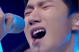 王源：半年道歉四次，舞台上崩溃大哭，他的错误真的不可原谅吗？图片