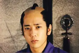 东亚古代男子们的奇葩发型：清朝阴阳头辣眼睛，日本喜欢剪地中海图片