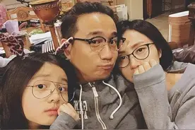 黄磊一家子集体塌房，明星到底有多假 ？都让你三观崩塌！图片