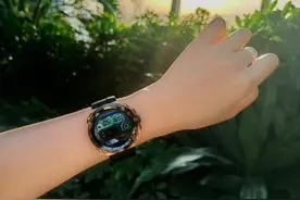 手表还能这么玩？华为主题潮酷系列表盘，解锁前卫穿搭新体验图片