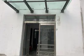 公厕建好却不能用，两个办事处互称是“对方辖区的”！图片