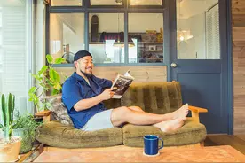 29岁小哥独居40㎡小家5年，与绿植为伴，一个人住也温暖又治愈图片