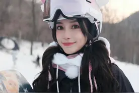 脸上有这4条线的女人，就是真正的“天生丽质”，不用化妆就很美图片