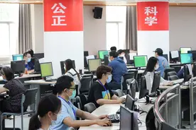 2022高考成绩，只比二本线高3分，能上“公办”二本吗？图片