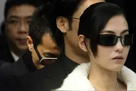 好惊艳！出席梅艳芳葬礼的明星们，每一张抓拍照片都像电影海报图片