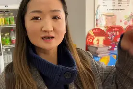 郑州第一锅，美女卖大锅菜10元随便吃，一锅300斤猪肉800斤白菜图片