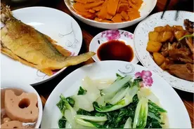 江西女子国庆去男朋友家，看到婆婆做的菜，连夜买站票扛火车跑了图片