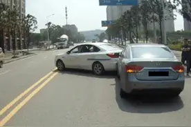 科目三考试掉头的操作方法和注意事项，看似简单，一不留神就挂科图片