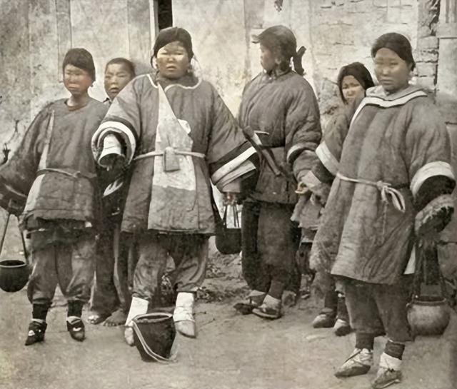 民国时期倡导“天乳运动”：女性不准束胸，违者罚款50大洋