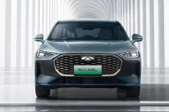 奇瑞风云A8L轿车发布：首搭C-DM 5.0混动，9.99万元起图片