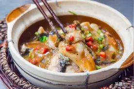 用砂锅直接生焗鱼片，教你特色酱汁，鱼肉鲜嫩美味，有砂锅就可以图片