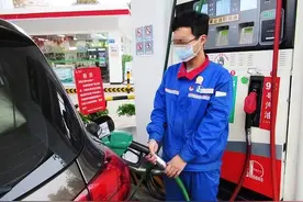 汽车油加满好？还是加一半油好？老司机告诉你图片