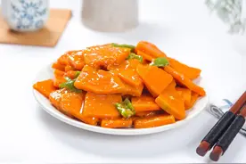 秋天到，南瓜俏，南瓜是个“养生宝”！秋天如何食南瓜，这几款药膳快收藏图片