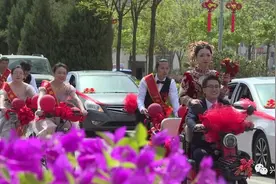 兴县：小伙骑单车迎娶新娘 低碳婚礼受好评图片