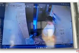 女子躺地被男子粗暴拖拽进出电梯？多方回应图片