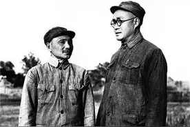 四大野战军的政委是元帅军衔，那么副政委是什么军衔？图片