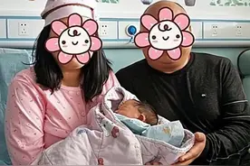 2019年，女子备孕10年没怀上，因腹痛难忍去医院，医生：你快生了图片