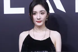 上海这一夜，baby金发夺目，白鹿气质绝了，杨幂简简单单艳压全场图片