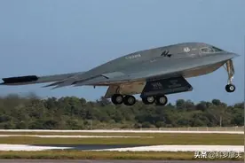 2021年最后一天，美军扔“氢弹”！B2轰炸机演练敌国大纵深核轰炸图片