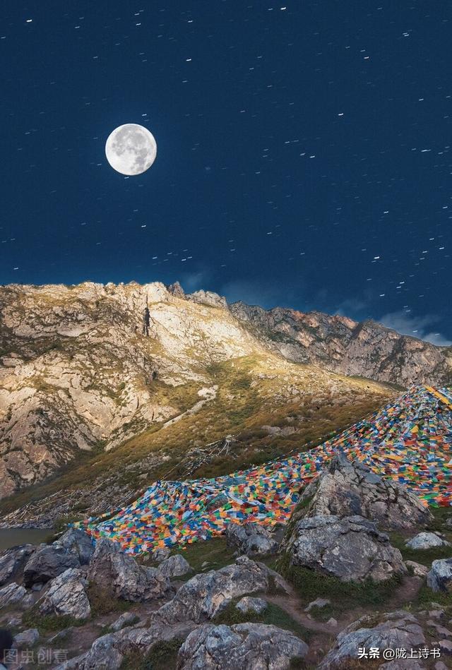 十首明月诗词:一树梨花一溪月,不知今夜属何人?