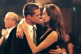 和同事地下恋情，过情人节被发现怎么办？图片