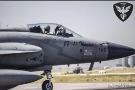 “光辉”和“枭龙”谁更强？没有对比就没有伤害，印度输得太惨图片