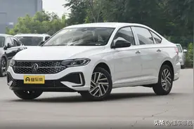 新车｜售14.39万元/1.5T动力，大众朗逸300TSI星空领先版到店实拍图片