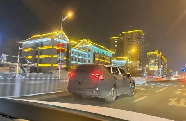 起亚开始发力了？全新KX5曝光，造型霸气，比CR-V更大，或16万起