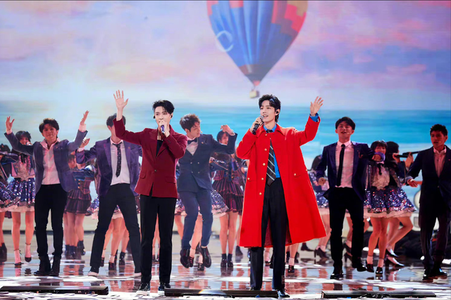 张艺兴不愧是你!新歌发布后被周杰伦点赞,与肖战互动称呼很亲昵