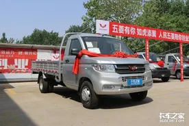 想买双后轮微卡？这3大巨头你喜欢谁，3米3货箱能拉超过1.5吨图片