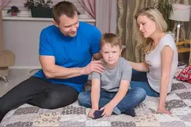 孩子越来越不像我，妻子：是你亲生的，我：滚，孩子是你男闺蜜的图片